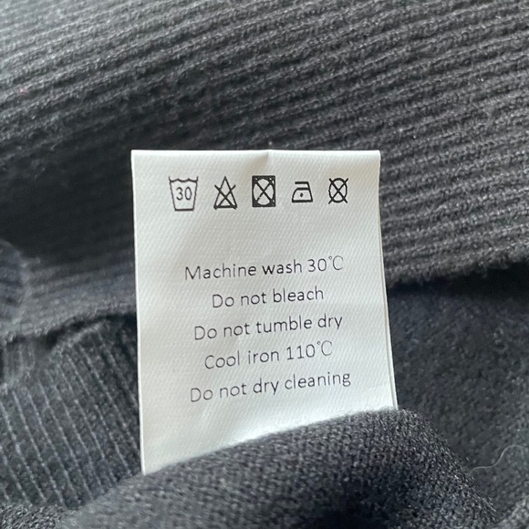 NWT 🦋 Sleeveless Pullover Sweater Vest | XLarge - Picture 9 of 10